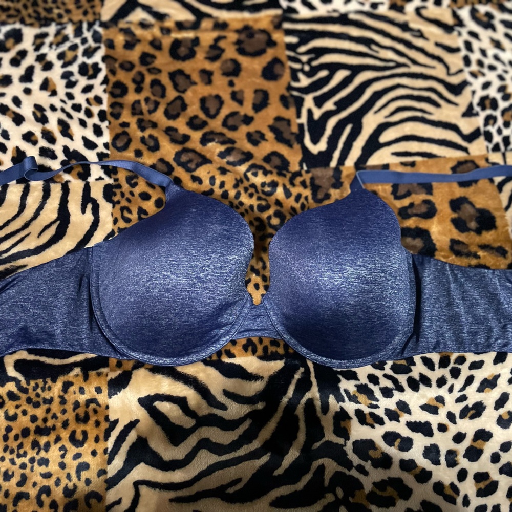 Victoria’s Secret 36 DD uplift semi Demi bra